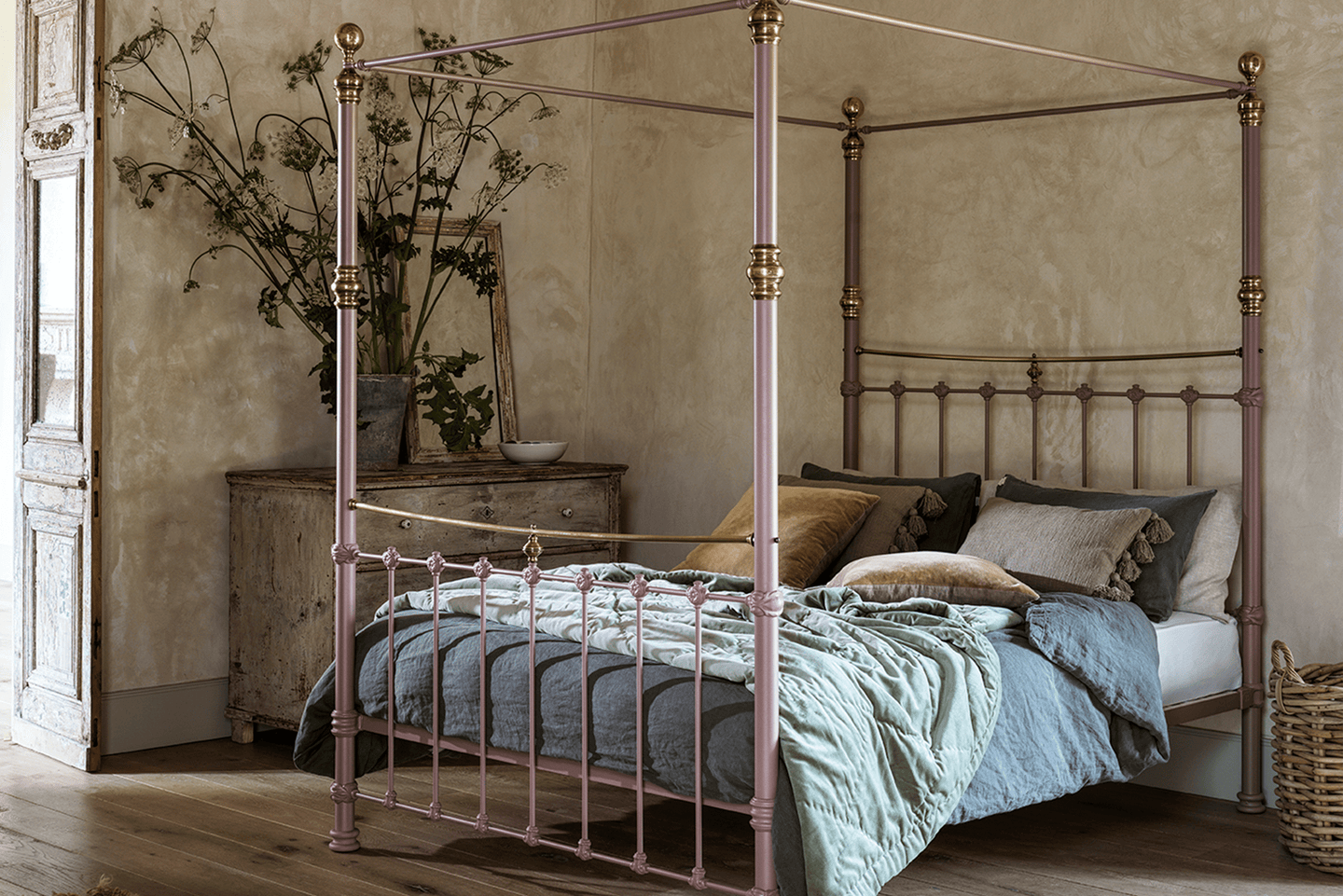 The Cornish Bed Company Cast Somerset Four Poster